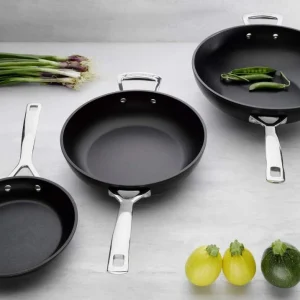 Le Creuset Aluminium-Antihaft Wok-Pfanne 21