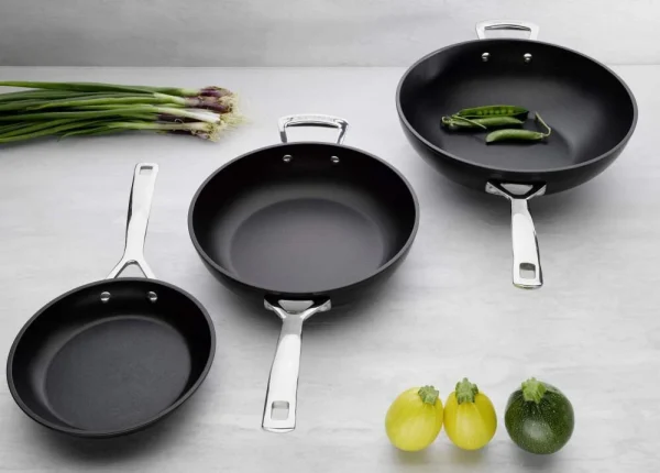 Le Creuset Aluminium-Antihaft Wok-Pfanne 4