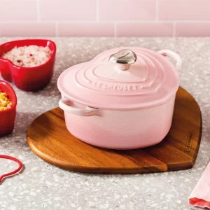 Le Creuset Herzförmiges Servierbrett Aus Akazie 12