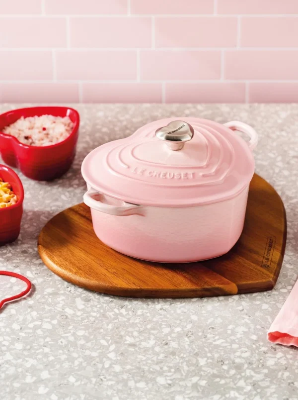 Le Creuset Herzförmiges Servierbrett Aus Akazie 5